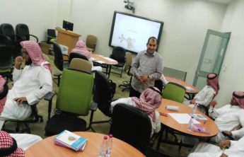 نظمت وحدة الإرشاد الأكاديمي في كلية التربية ورشة عمل بعنوان/ &quot;إعادة النظر في خطتي&quot; يقدمها الدكتور/ خالد أحمد عبد العال 